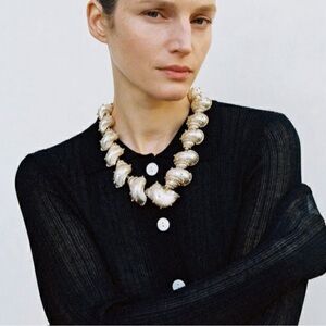 Zara special edition. Beautiful sexy stunning high quality large shell necklace